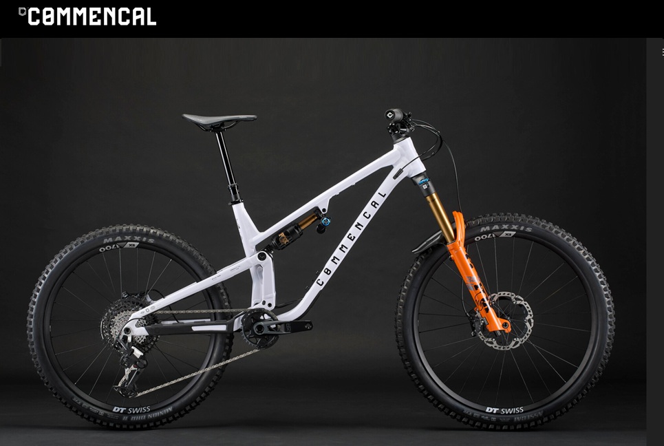 Location VTT enduro haut de gamme COMMENCAL Meta SX V5 Signature Kashima 2026 &agrave; l&rsquo;Alpe d&rsquo;Huez