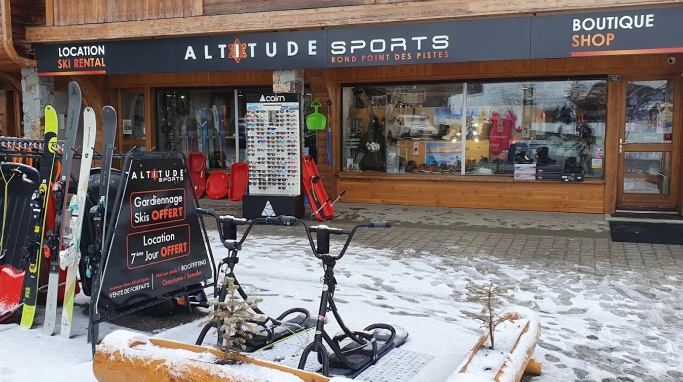 Magasin Altitude Sports Rond Point / Cognet &agrave; l&rsquo;Alpe d&rsquo;Huez pour location ski et snowboard